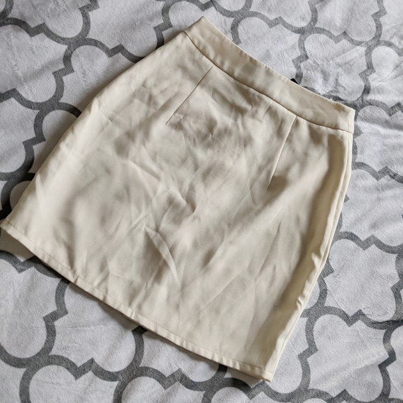 NWT • PrettyLittleThing • mini skirt - Picture 5 of 5